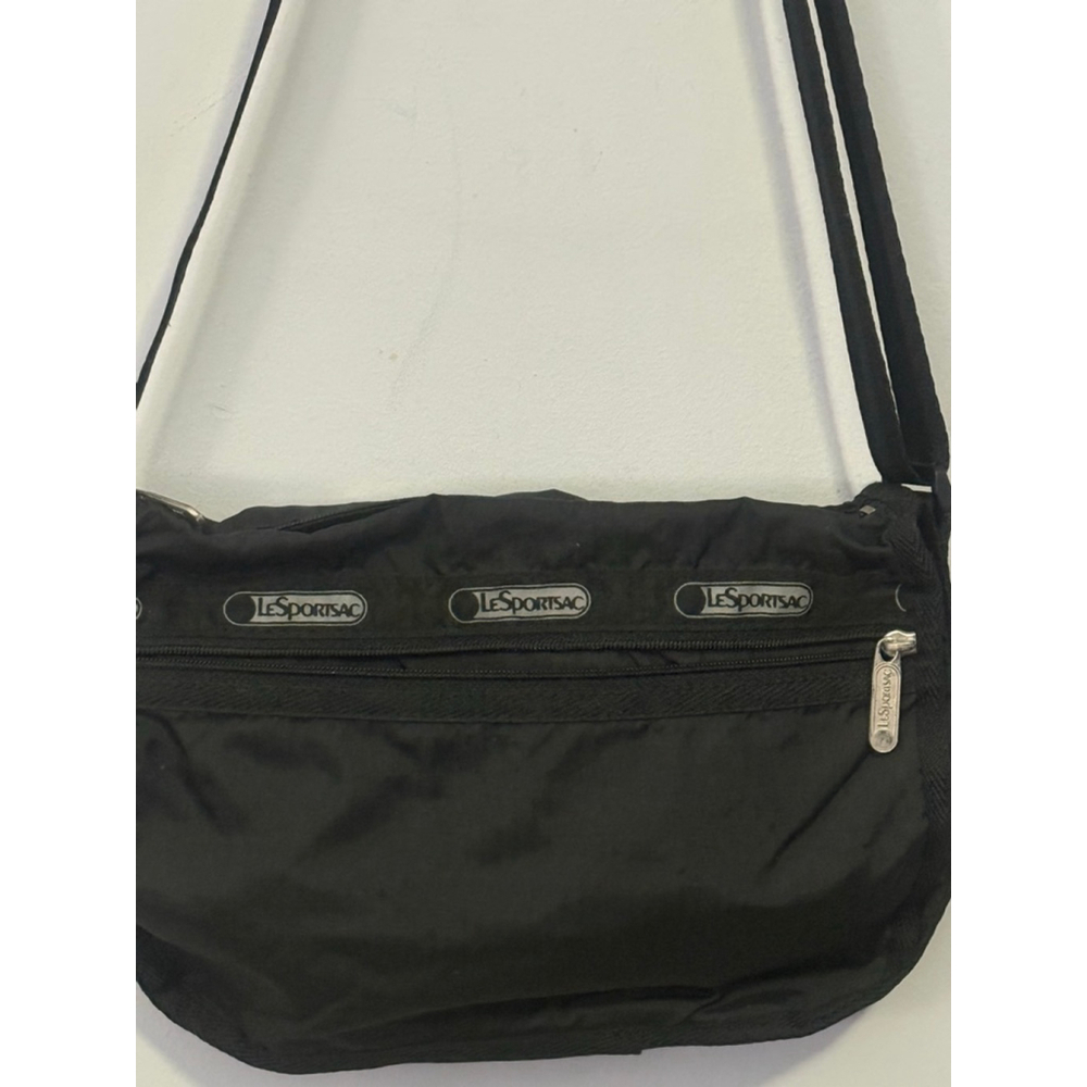 LeSportsac Black Nylon Crossbody Bag Lightweight Travel Everyday Shoulder Purse